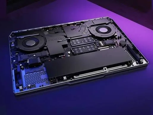 Lenovo LOQ 15IRX9 (Intel)